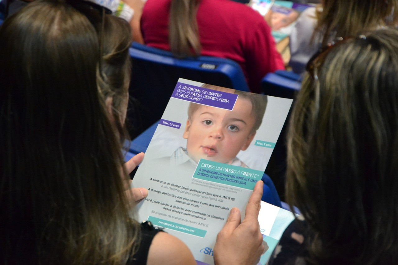 Palestra para agentes de saúde, em Tubarão, alerta sobre doença rara