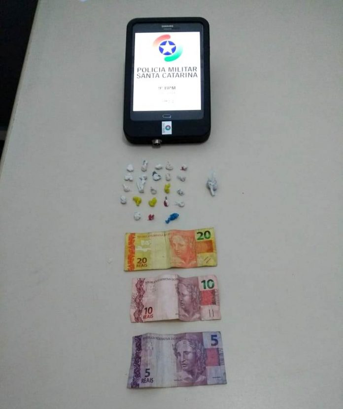 Criciúma: Polícia Militar apreende entorpecentes com casal