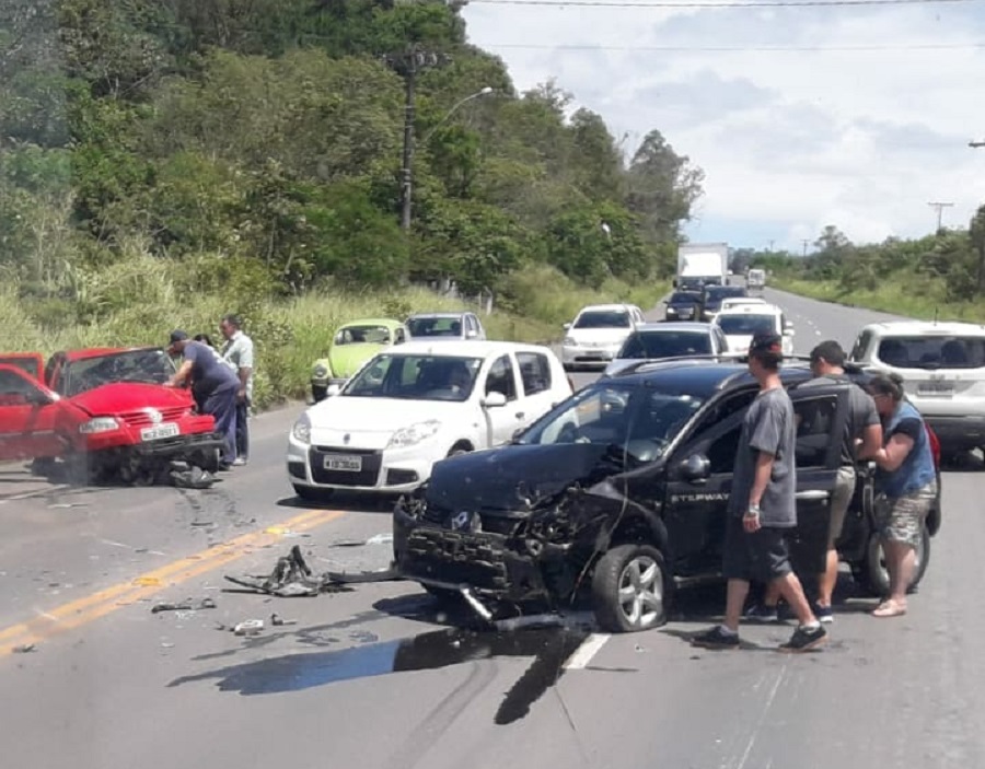 Urussanga: Colisão frontal deixa feridos na SC-108