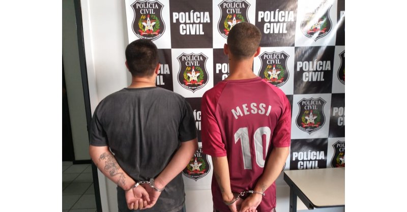 Dois traficantes são presos e drogas são apreendidas após operação policial em Imaruí