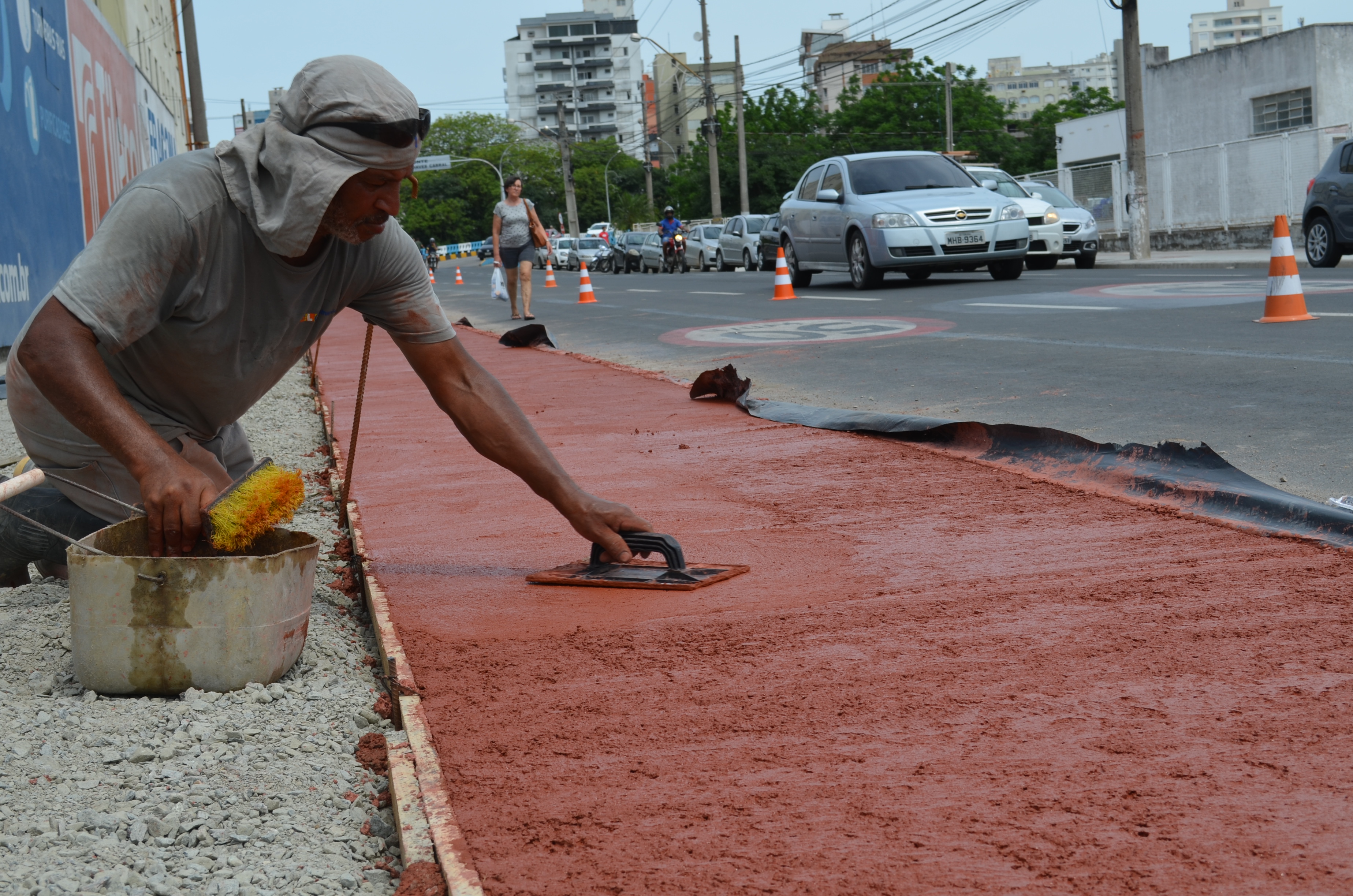 Ciclofaixa da avenida Patrício Lima está com primeiro trecho pavimentado
