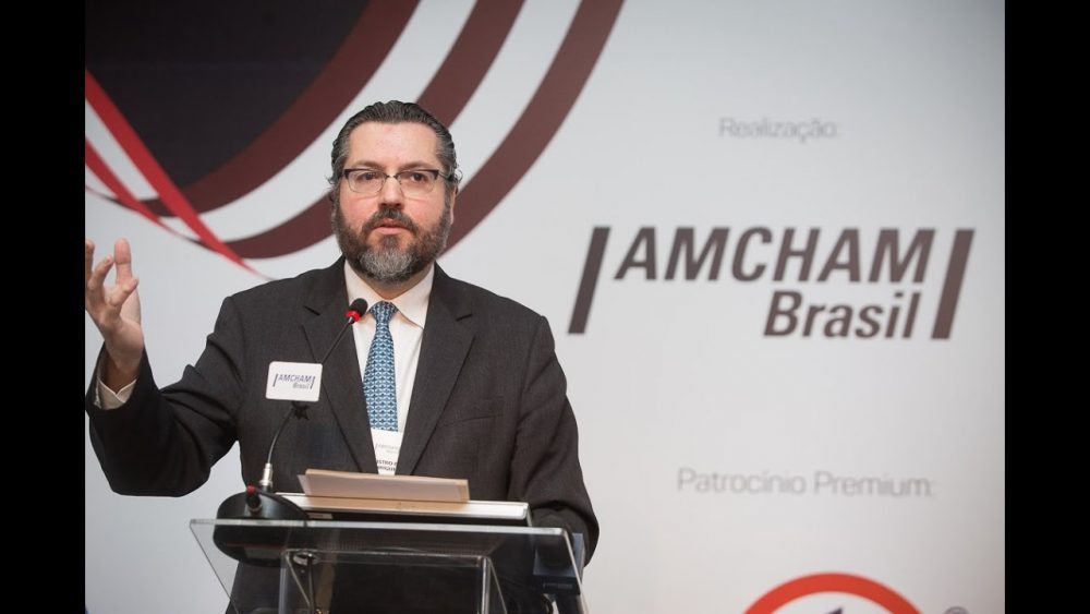 Bolsonaro anuncia Ernesto Araújo para comandar Relações Exteriores