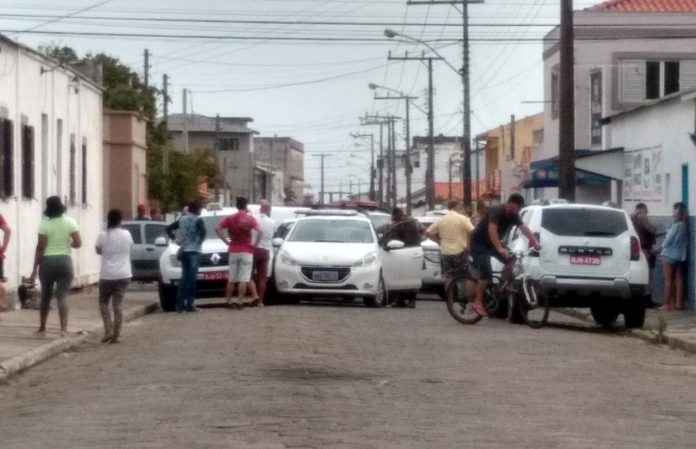 Condutor sem CNH foge de PM, no Mar Grosso, em Laguna