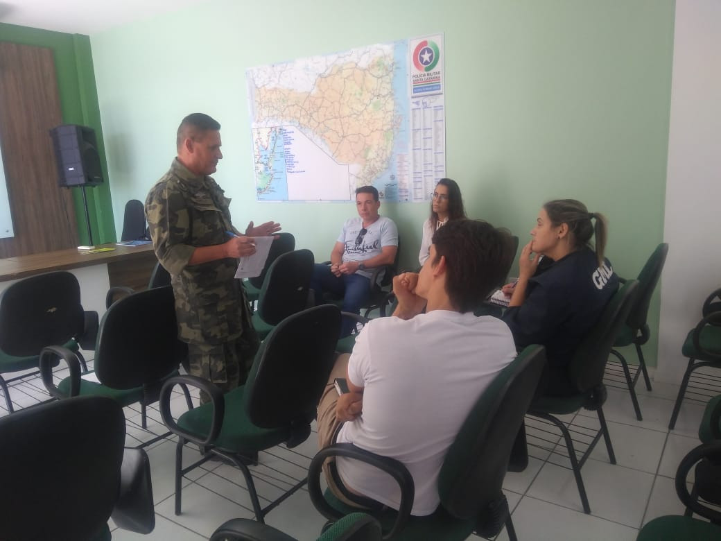 Placas proibindo rede de emalhe serão instaladas em Laguna
