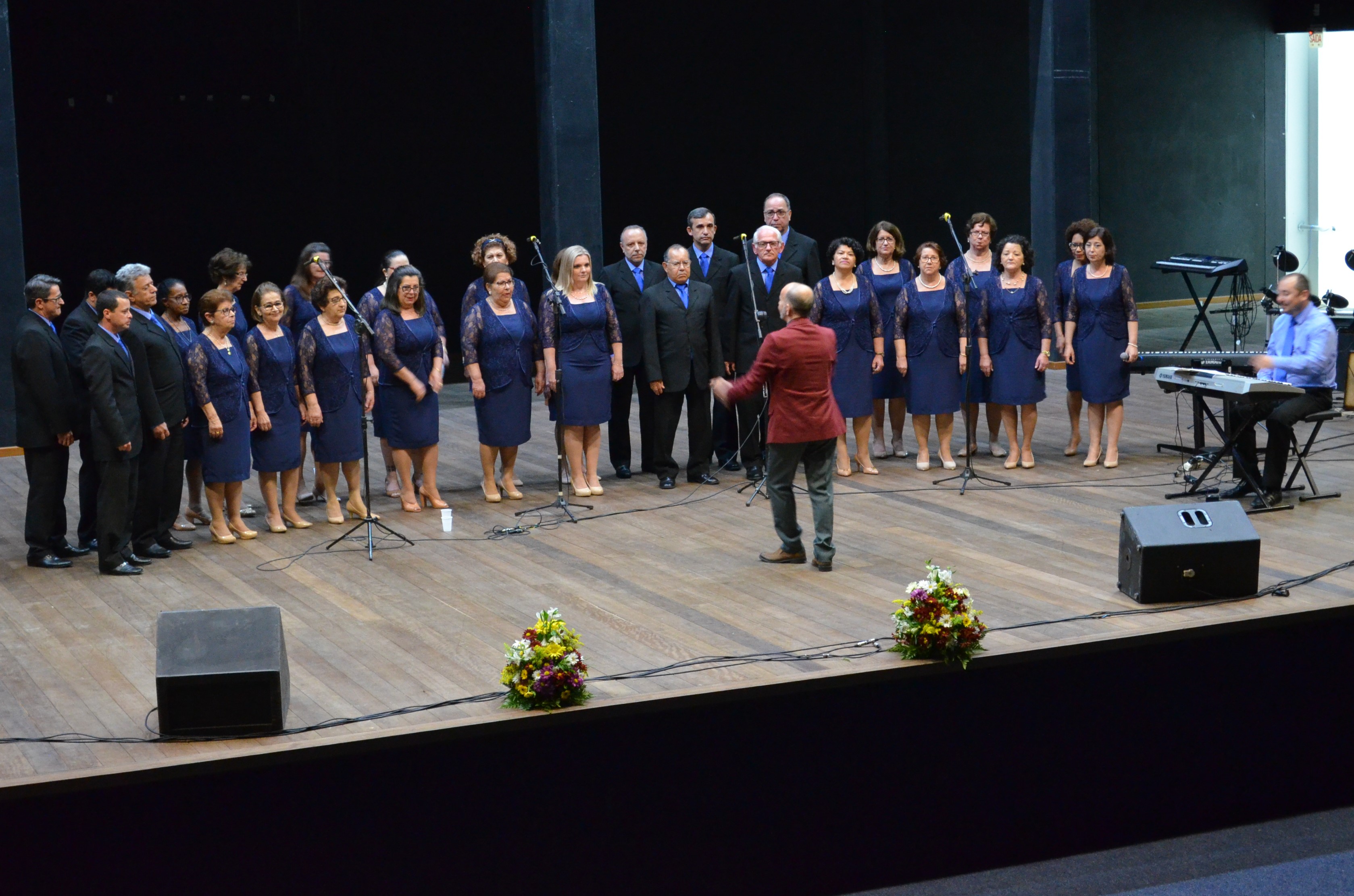 Coral Municipal de Tubarão é atração na abertura do Natal em Praia Grande