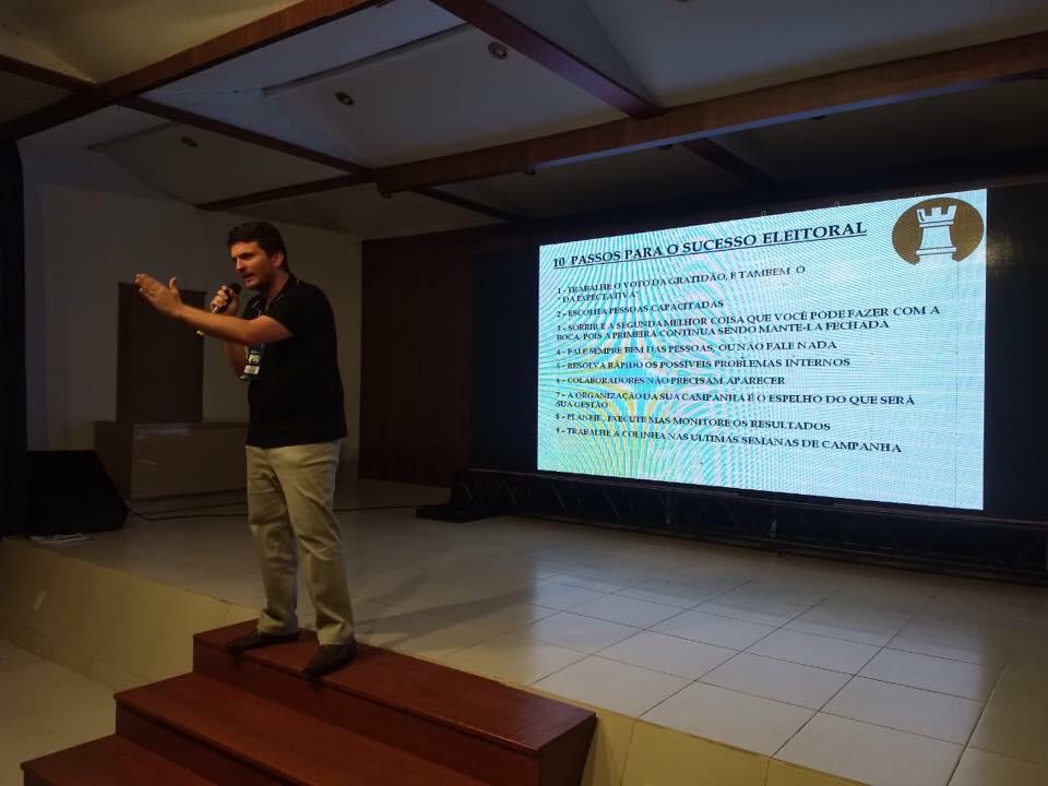 Futuro Político: Seminário debate as perspectivas econômicas e políticas de SC e do Brasil