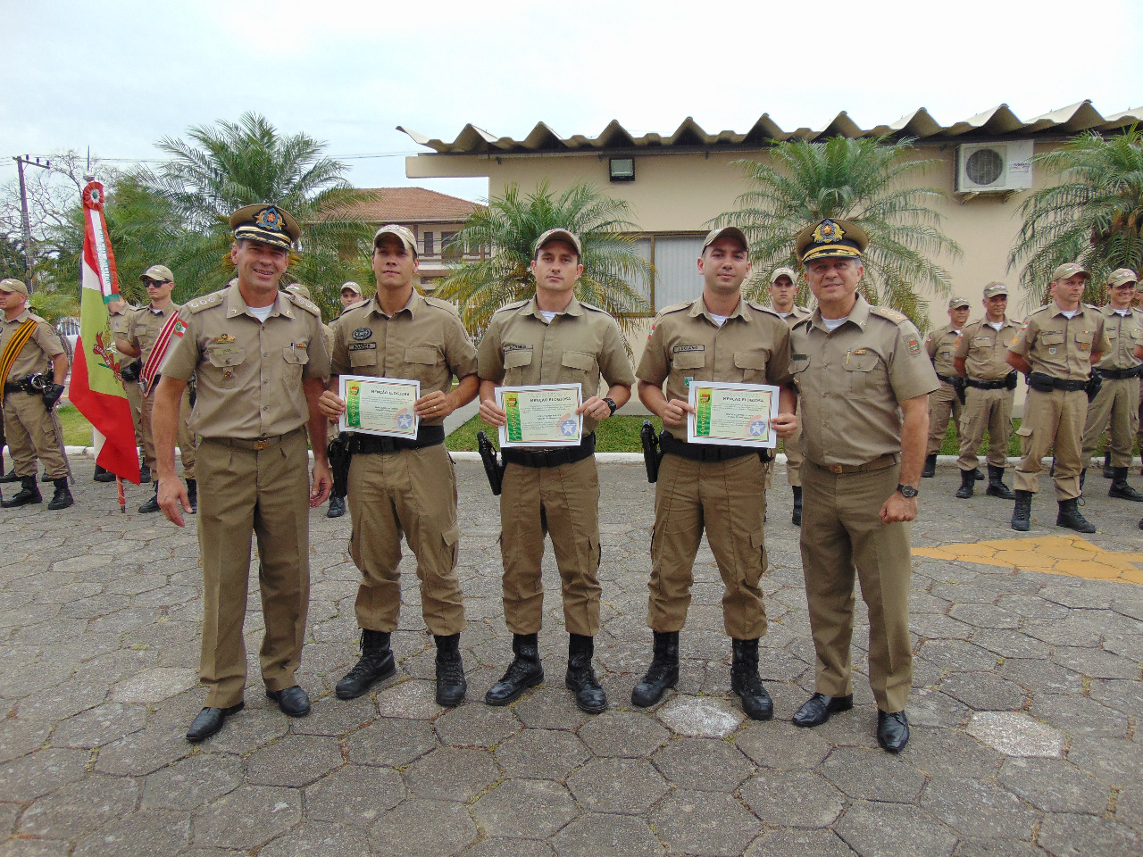 Em ato solene, militares são promovidos em Tubarão