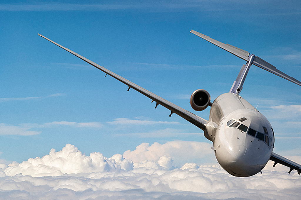 No país: Avião de pequeno porte explode e deixa mortos