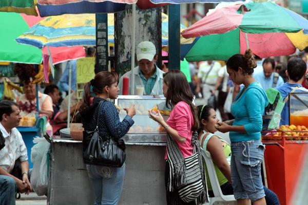 Tubarão: Ambulantes podem fazer cadastramento para o período natalino