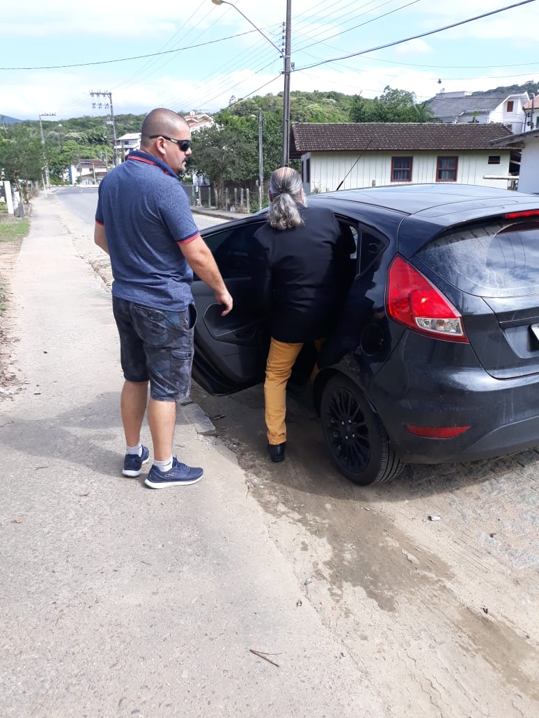 Em SC: Professor suspeito de estuprar 7 alunas com idades entre 10 e 11 anos é preso