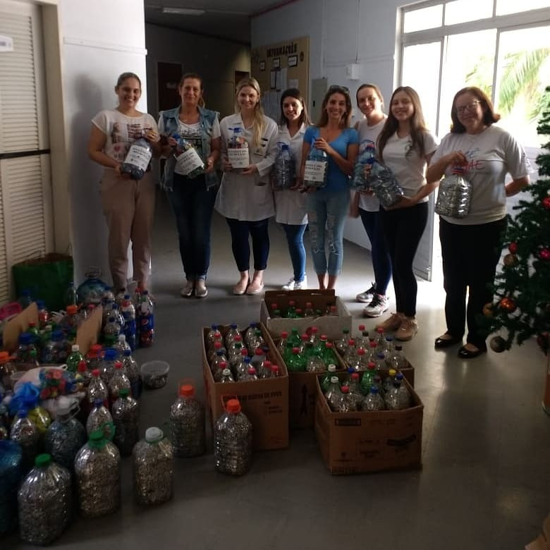 Cadeiras de rodas serão adquiridas com materiais arrecadados em campanha