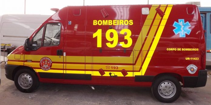 Engavetamento entre três veículos mobiliza Corpo de Bombeiros, no Mar Grosso