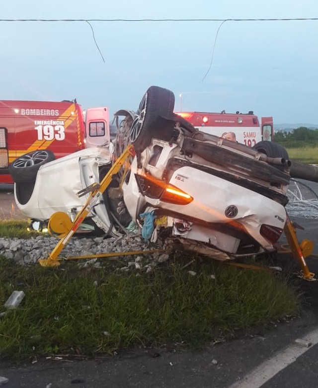 No Estado: Dois homens morrem e um fica ferido em acidente de trânsito