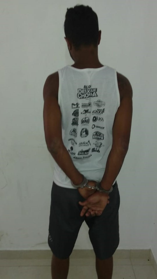 Em SC: Homem joga gasolina em residência e ameaça atear fogo em companheira