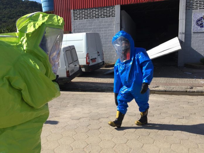 Em SC: Após explosão seguida de vazamento de amônia, seis pessoas passam mal