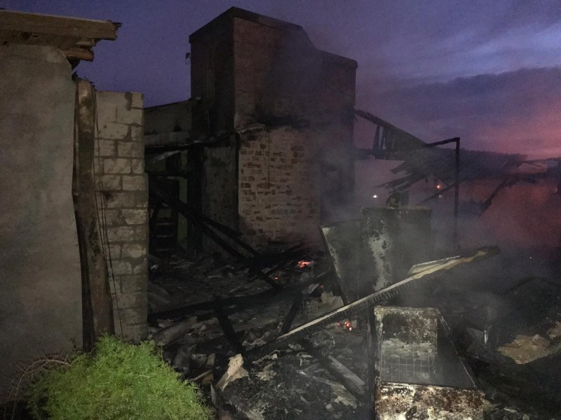 Efeito das chamas na região: Casal de idosos fica ferido em incêndio