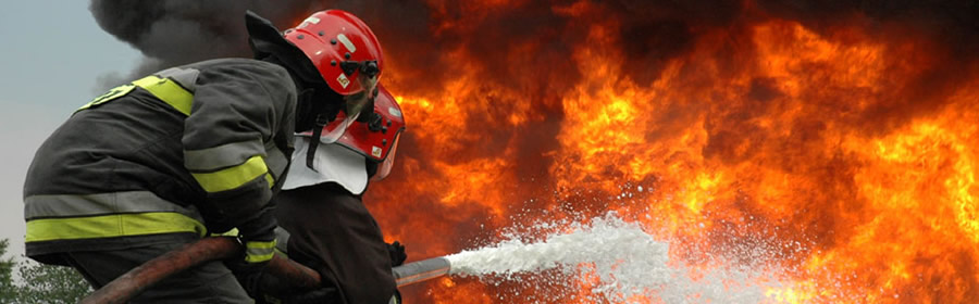 Incêndio destrói casa de madeira em Criciúma