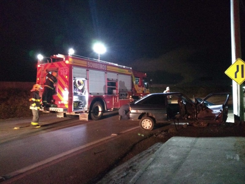Acidente na marginal da BR-101 deixa três feridos em Tubarão