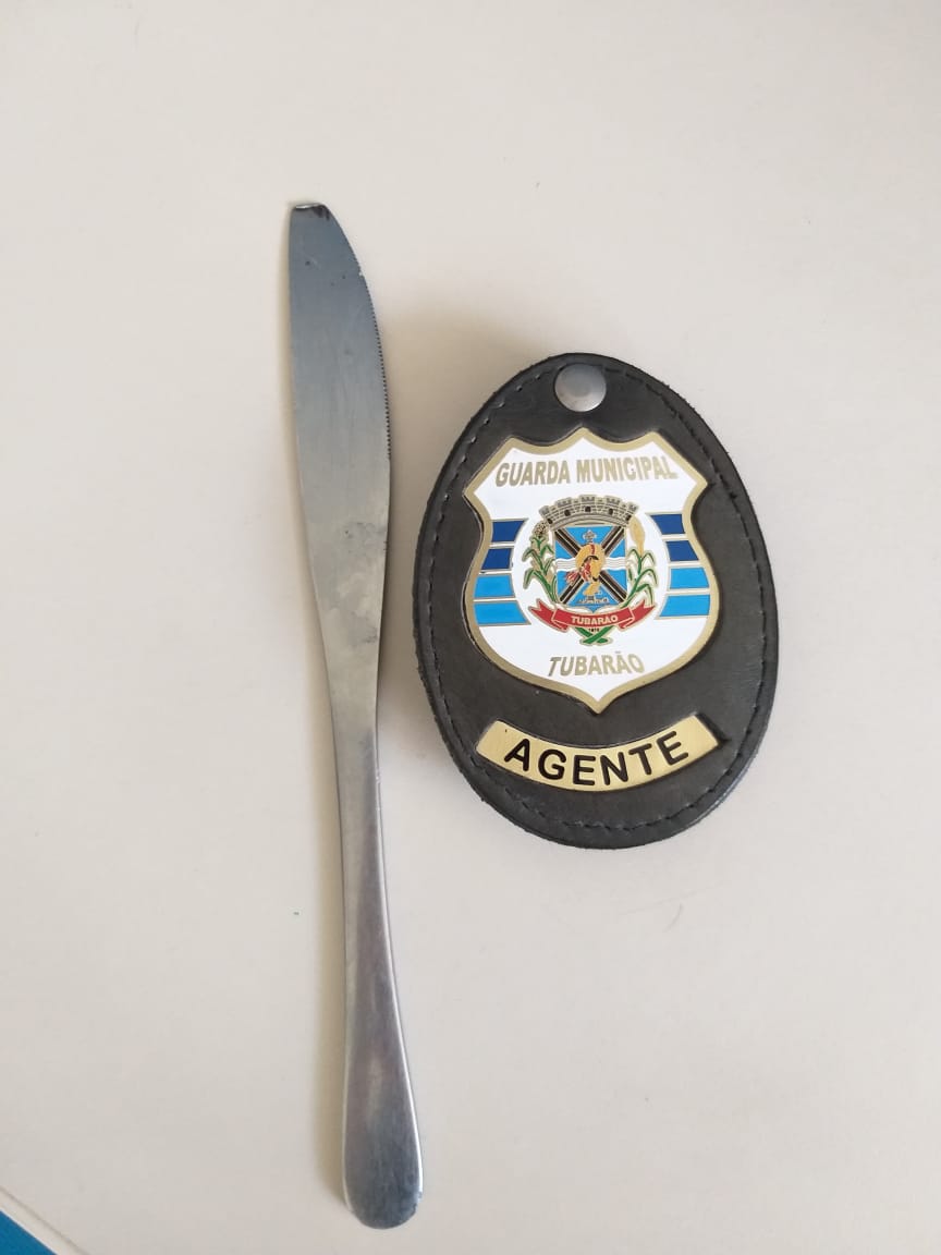 Tubarão: Homem é preso pela GMT após ameaçar pedestres com uma faca