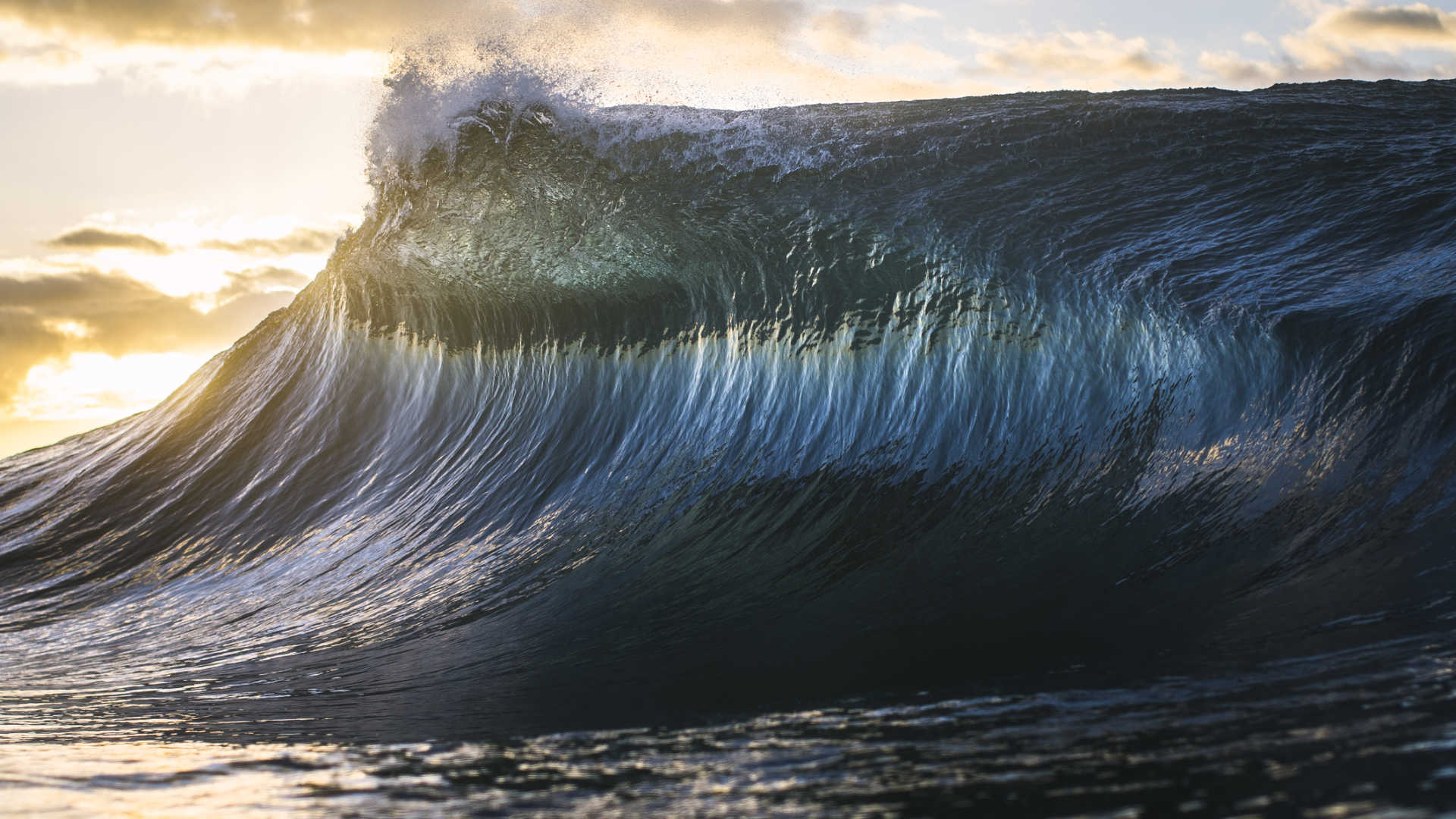 No mundo: Tsunami na Indonésia deixa 20 mortos e 165 feridos