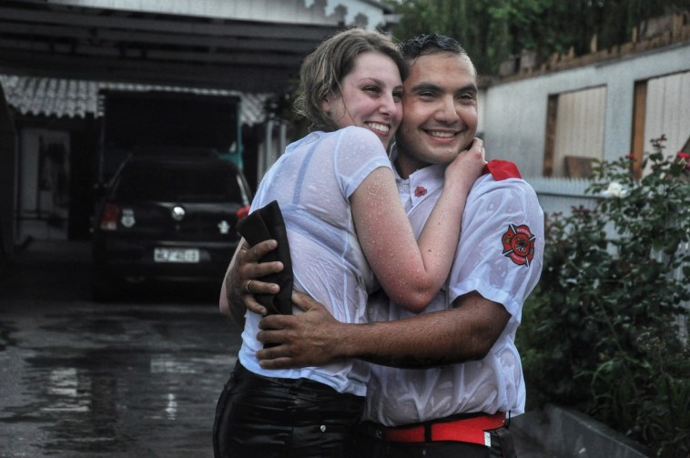Em SC: Bombeiro faz pedido apaixonado de casamento em São Joaquim