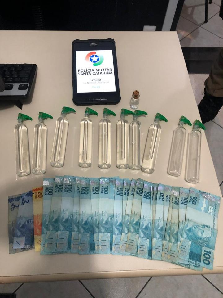 Em SC: Homem é preso por embriaguez na direção e posse de drogas