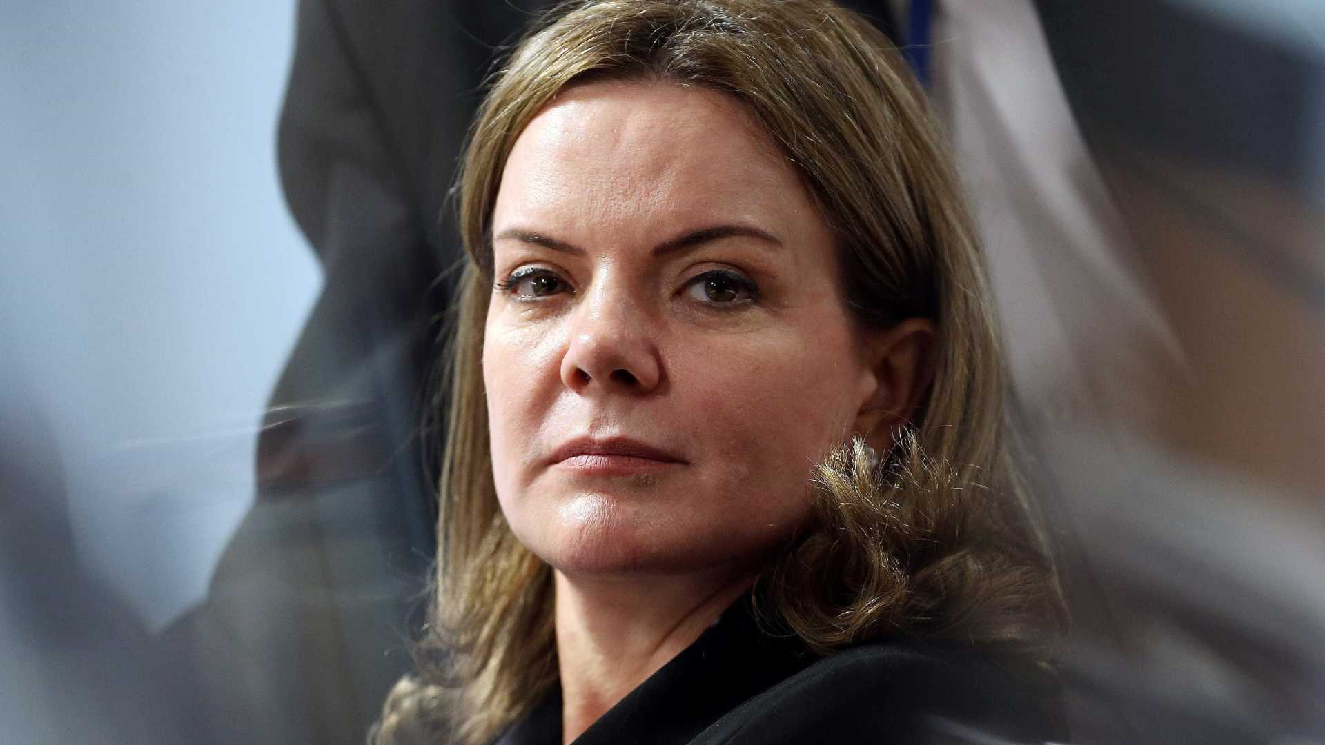 PT faz estudo para barrar decreto pró-armas de Bolsonaro