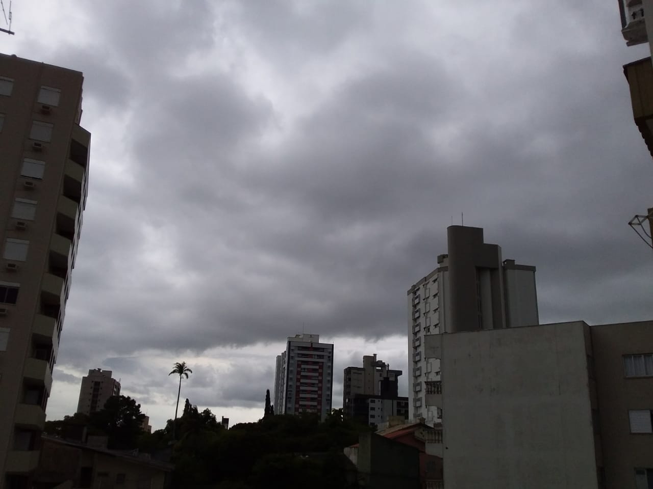 Chuva atinge cidades do Sul de Santa Catarina
