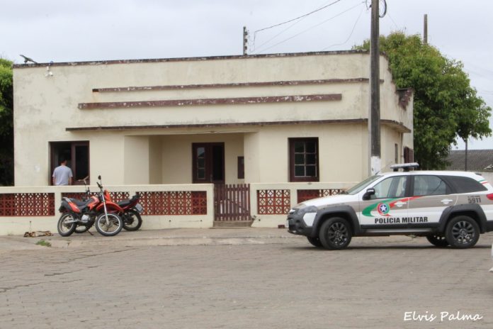 Escritório é alvo de bandidos armados em Laguna