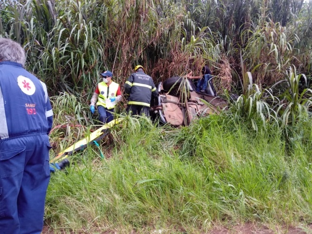 Em SC: Quatro pessoas ficam feridas em capotamento