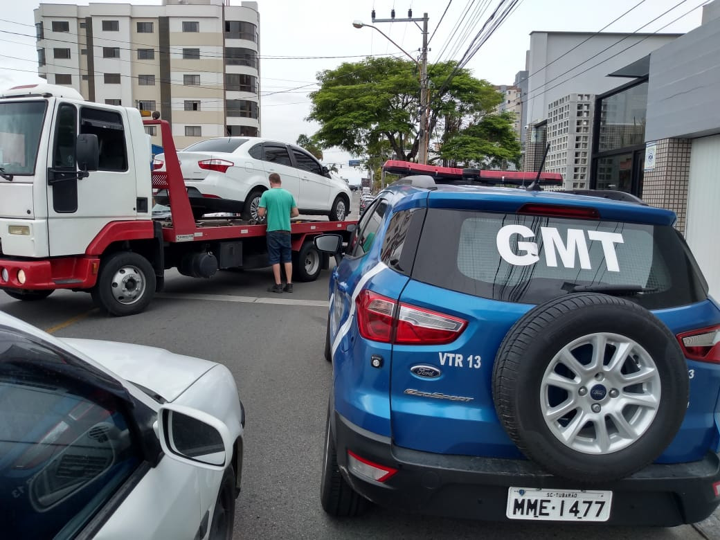 Durante ronda, GMT localiza veículo furtado