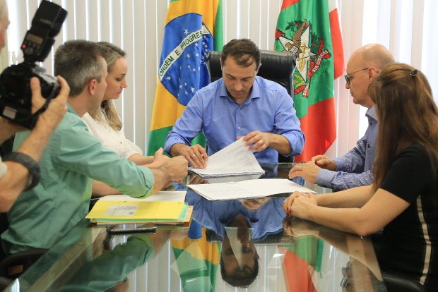 Mil professores efetivos são nomeados para a rede estadual