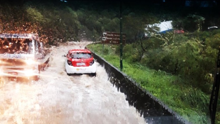 Nesta quinta-feira: Serra do Rio do Rastro fica inundada após forte chuva