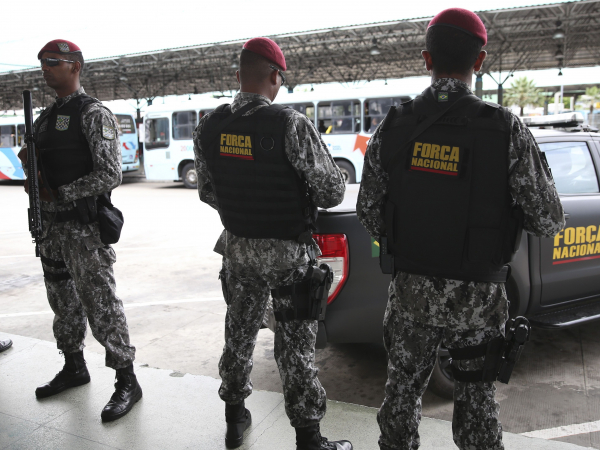 Bolsonaro defende punir crime organizado tipificado como terrorismo