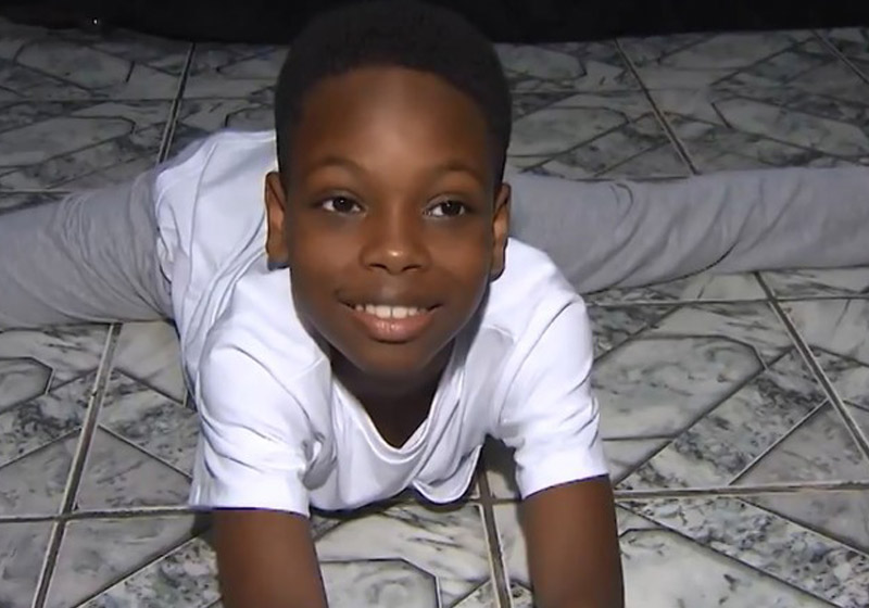 Corrente do bem: Menino da Bahia recebe ajuda para estudar no Bolshoi de SC