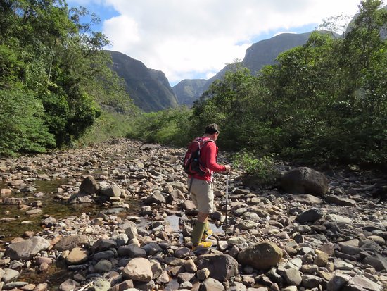 Praia Grande: Após intensa chuva, grupo fica ilhado em trilha