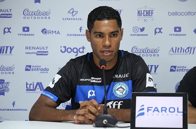 Daniel Costa é apresentado no Atlético Tubarão