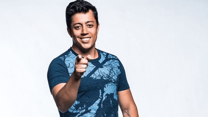 Risadas estão garantidas no stand up de Renato Albani, em Tubarão