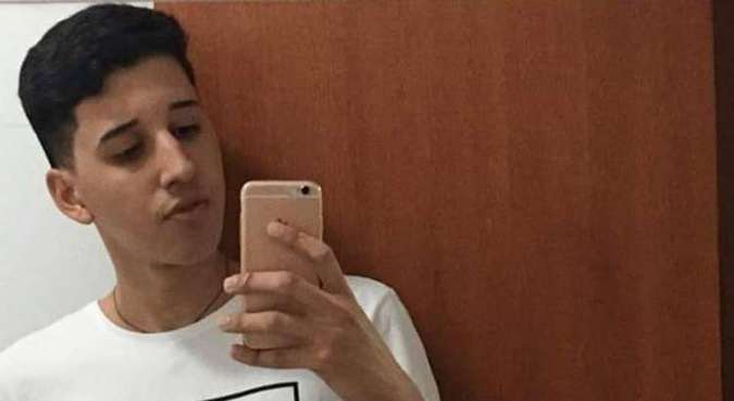 No RJ: Jovem de 22 anos morre tentando proteger a mãe em assalto