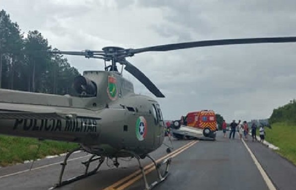 Em SC: Equipe do Águia 4 realiza prisão durante atendimento de capotamento