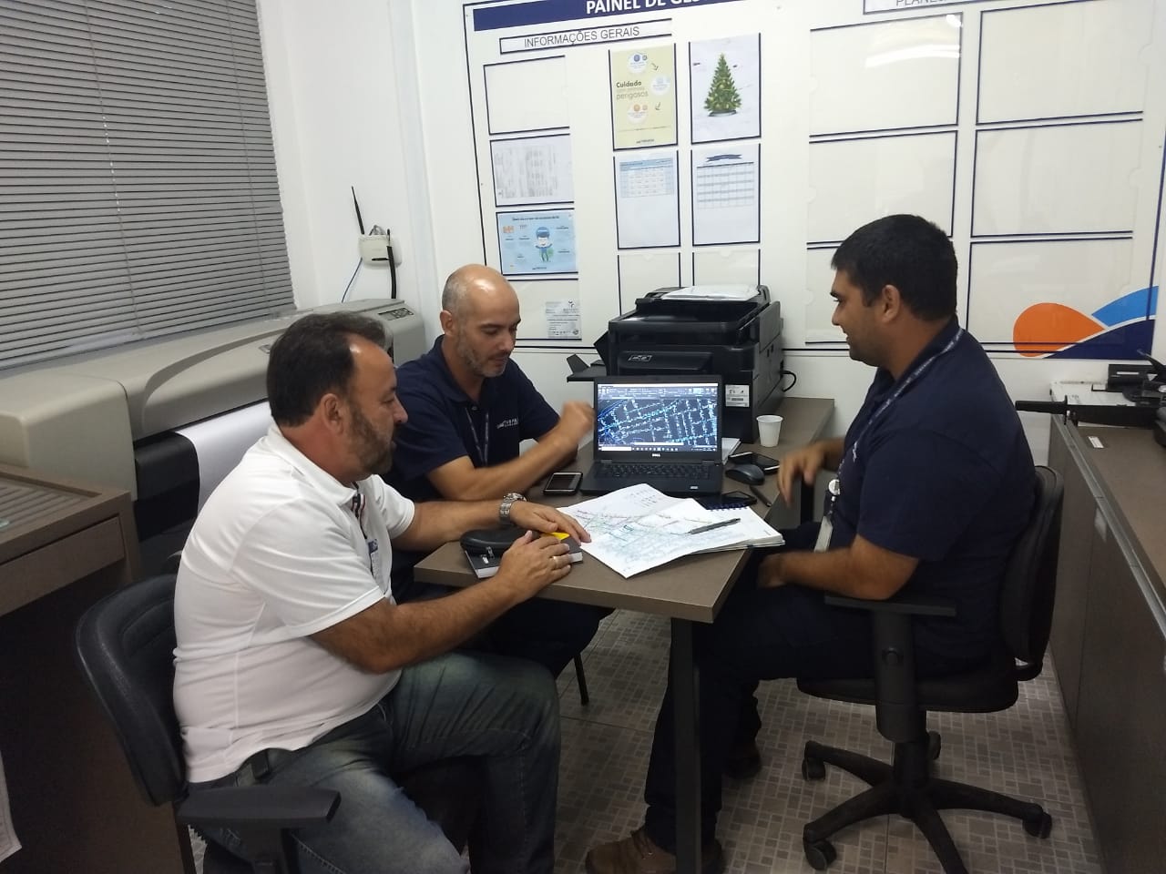 Encontro define próximos passos das obras da rede de esgoto no Centro, em Tubarão