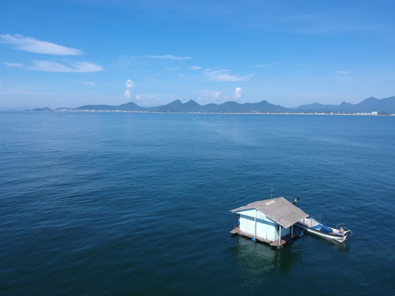 No PR: Casa é encontrada no mar e surpreende pescadores
