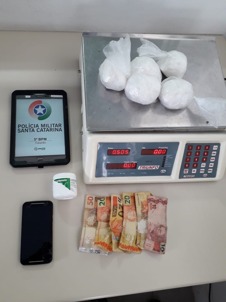 Homem é preso e drogas são apreendidas em Tubarão