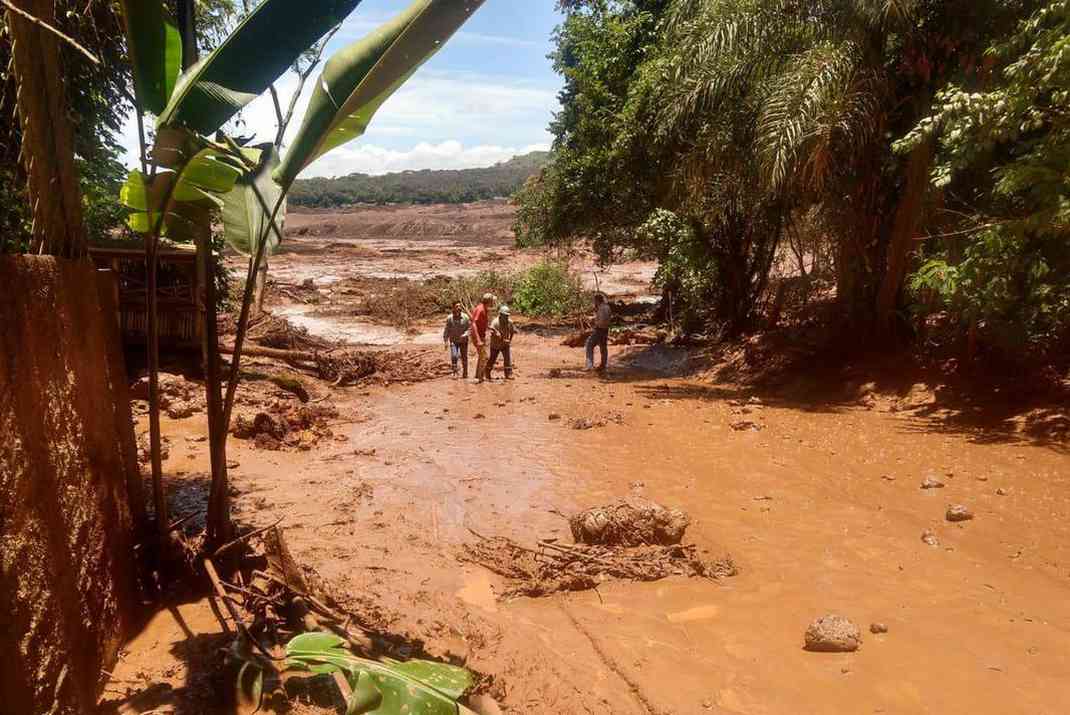 Brumadinho: Corpo de Bombeiros confirma 200 pessoas desaparecidas