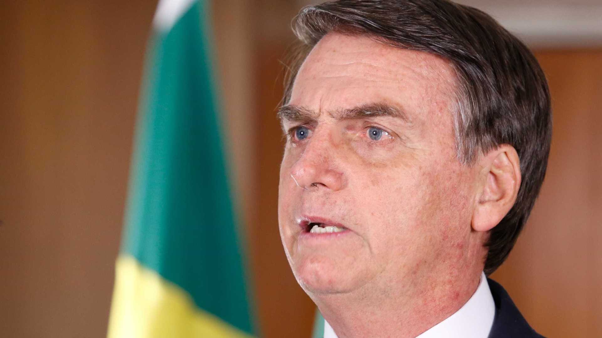 Cirurgia de Bolsonaro passa do prazo e já dura mais de cinco horas