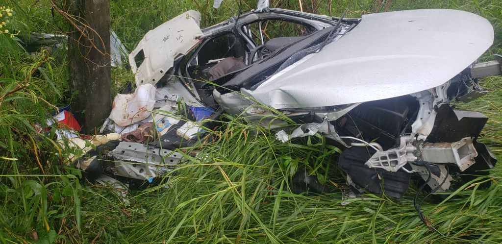 Em SC: Três pessoas da mesma família morrem em grave acidente