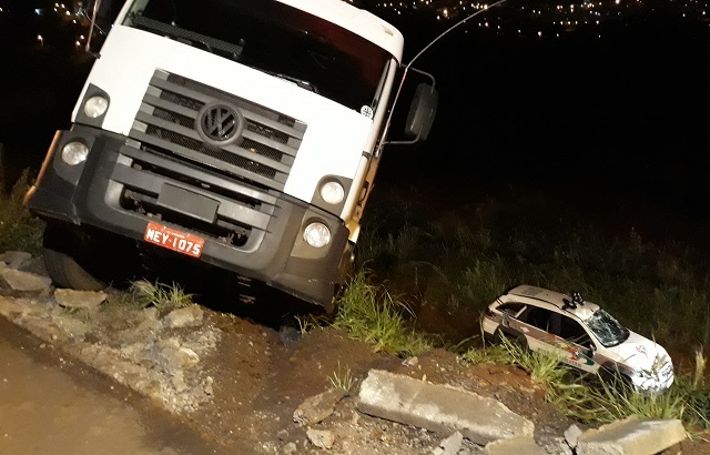 Em SC: Mulher é arrastada por caminhão por metros; Na condução do veículo, seu ex-marido