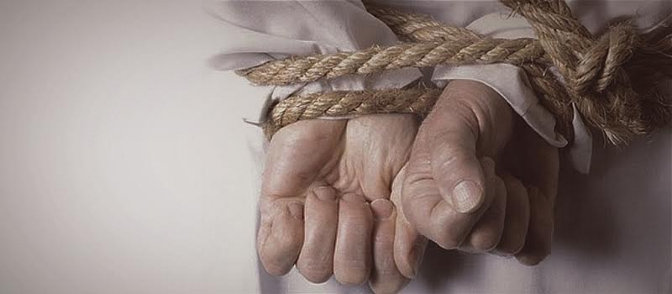 Durante furto, criminosos amarram e ameaçam casal de idosos em Imbituba