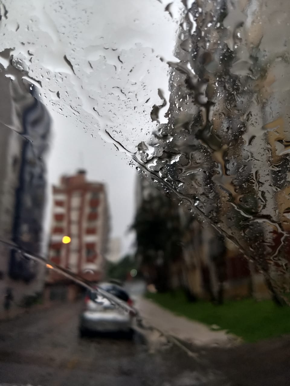 Passagem de frente fria traz mudanças no tempo nesta terça-feira