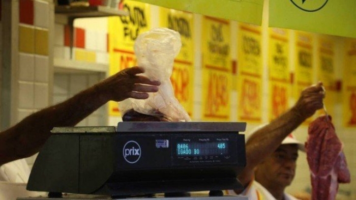 Mercados de médio e grande porte deverão disponibilizar balança para pesar produtos